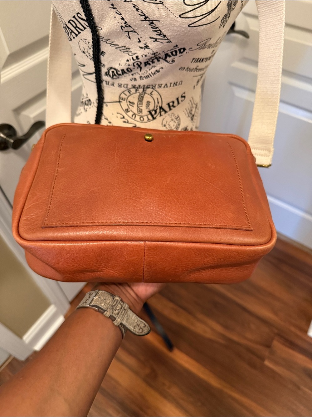 Madewell Leather Crossbody Camera Bag in Cognac with Adjustable Cream Strap - Picture 6 of 8